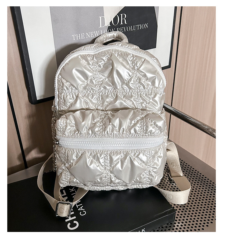 Casual pleated cloud-shaped backpack