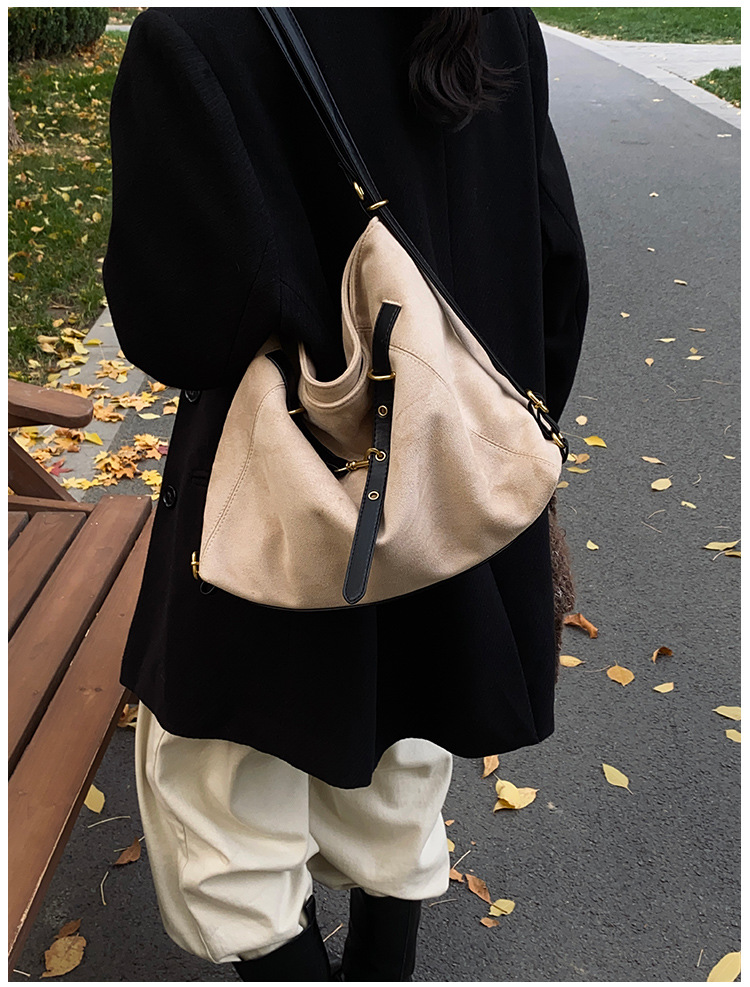 Casual tote bag made of abrasive leather