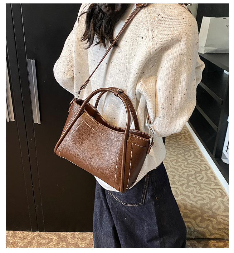 Simple casual versatile shoulder bag