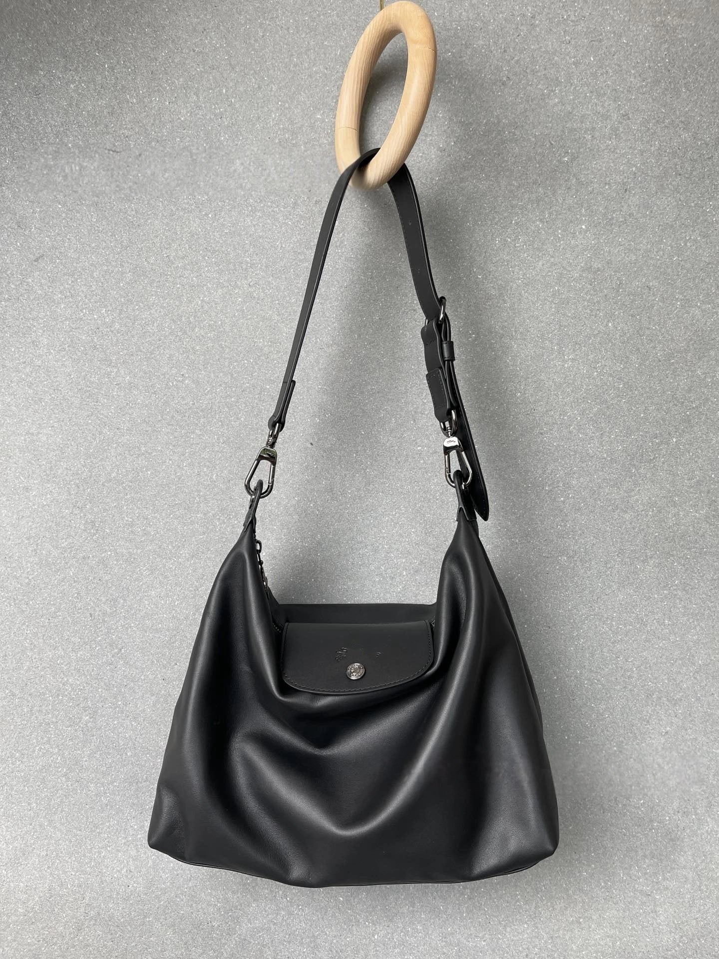 Underarm fashionable and versatile single-shoulder bag