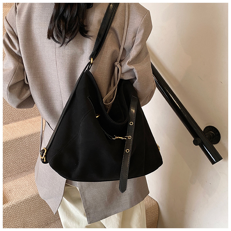 Casual tote bag made of abrasive leather