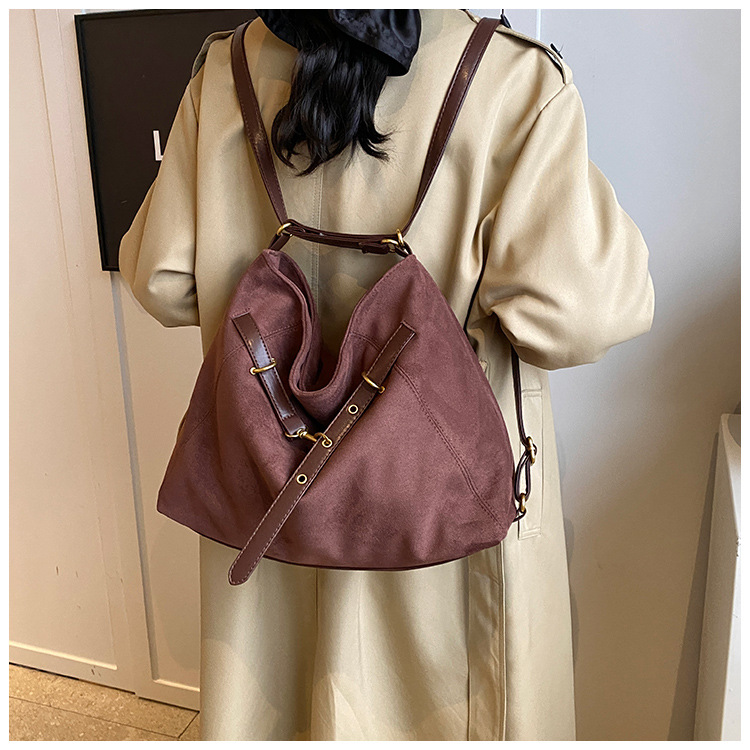 Casual tote bag made of abrasive leather