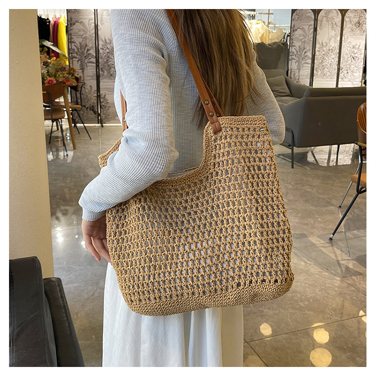 Casual cut-out woven vacation tote bag