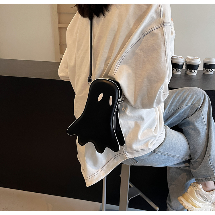 Niche design ghost crossbody bag