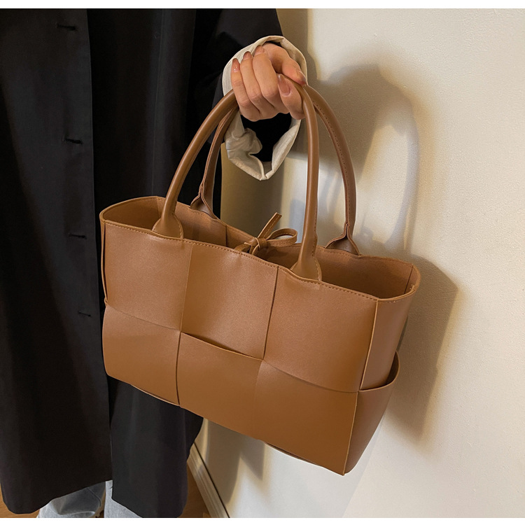 Large-capacity plaid women's handbag