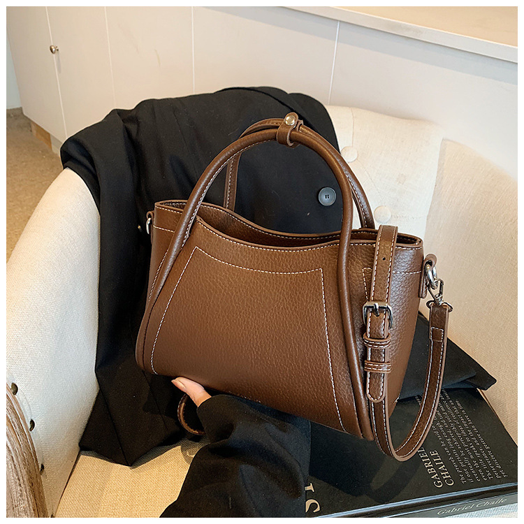 Simple casual versatile shoulder bag