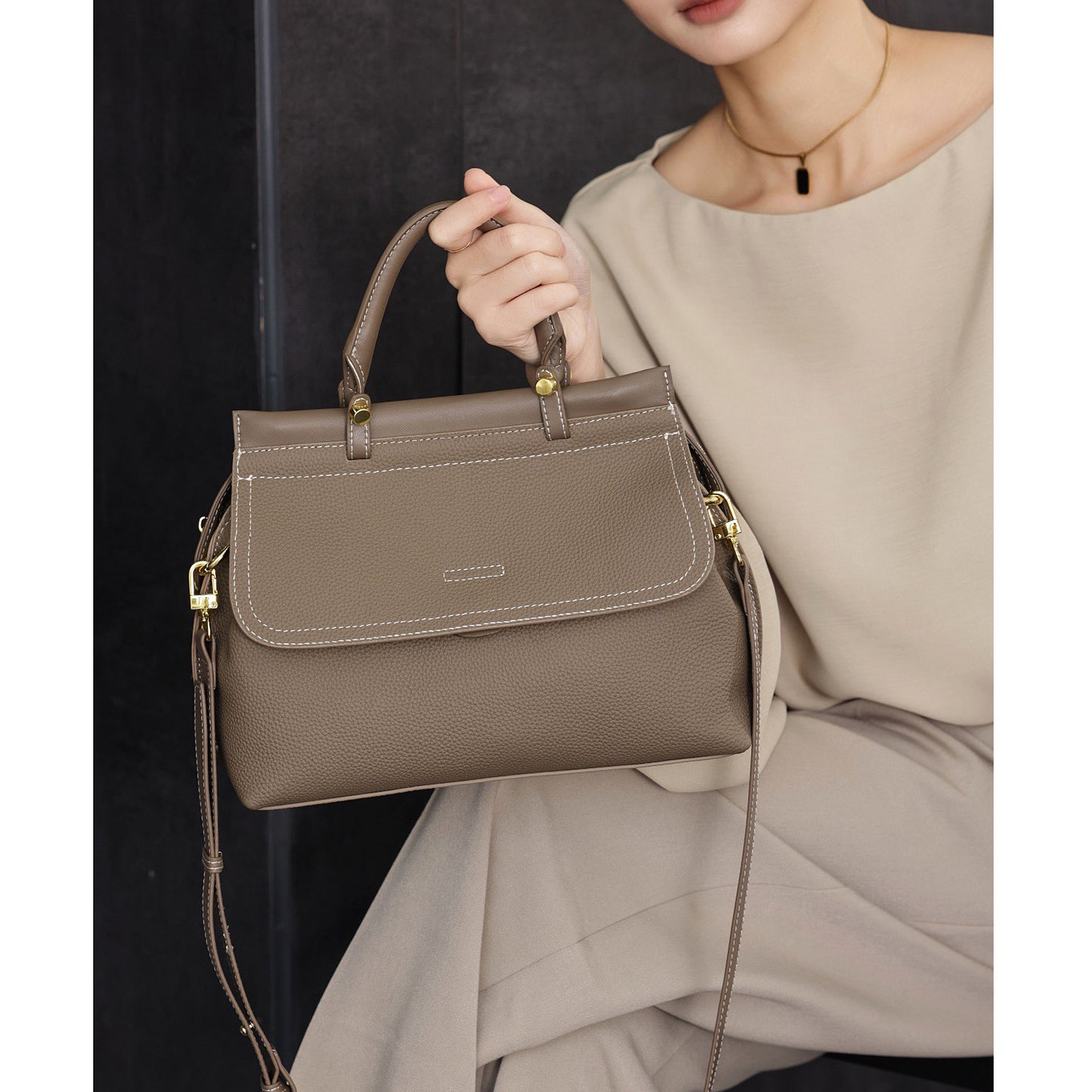 Laid-back style versatile tote underarm bag