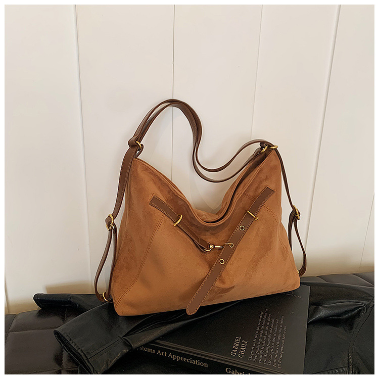 Casual tote bag made of abrasive leather