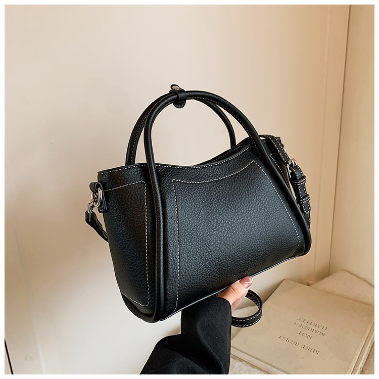 Simple casual versatile shoulder bag
