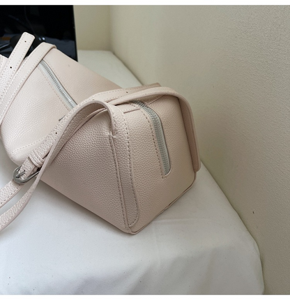 Retro underarm shoulder pillow bag