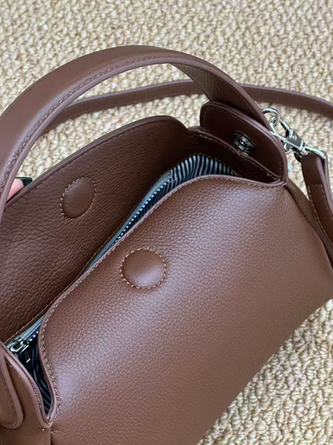 Small handbag of cigarette box type