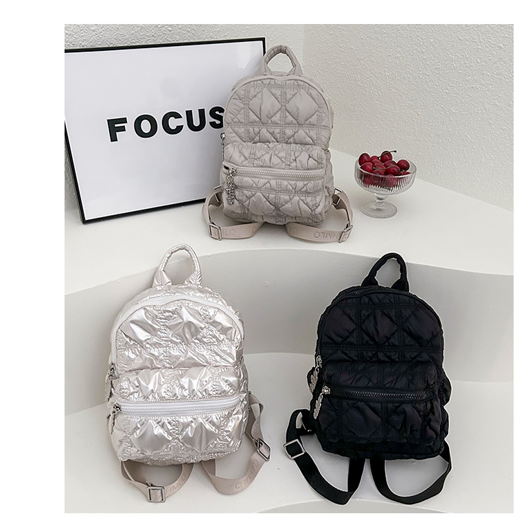 Casual pleated cloud-shaped backpack