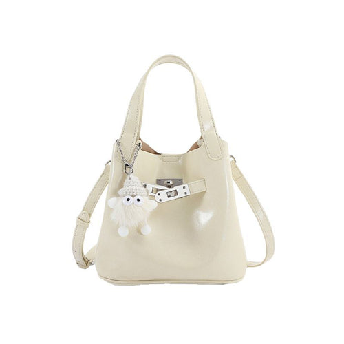 Simple clasp single shoulder with pendant