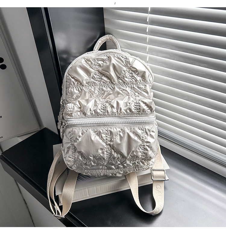 Casual pleated cloud-shaped backpack