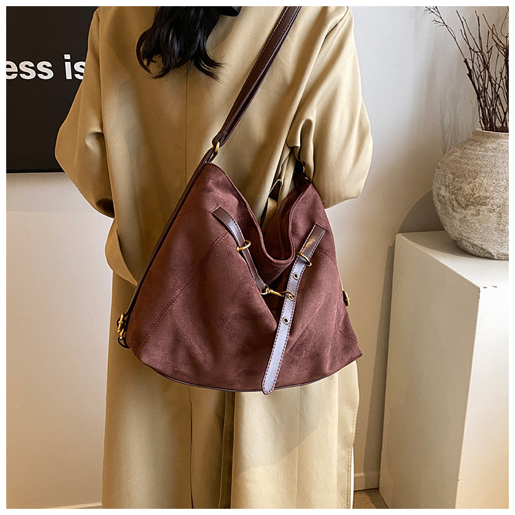 Casual tote bag made of abrasive leather