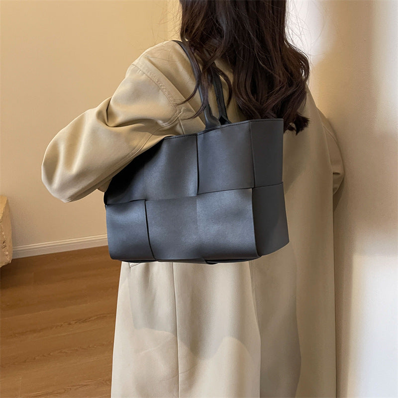 Large-capacity plaid women's handbag