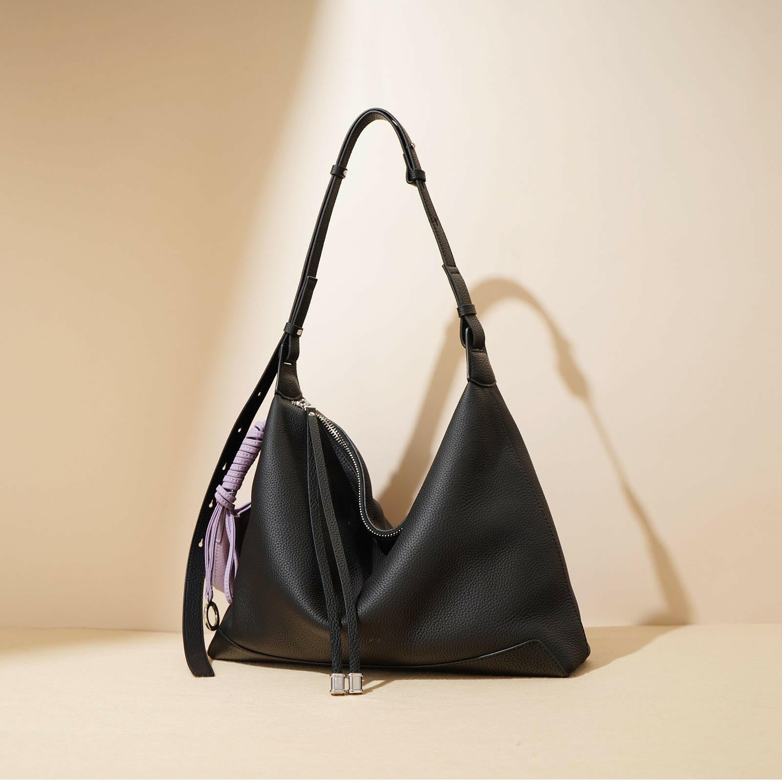 2025New Niche Simple Style Large Capacity Commuter Tote Bag High - end Fashion Underarm Bag - zoraflux