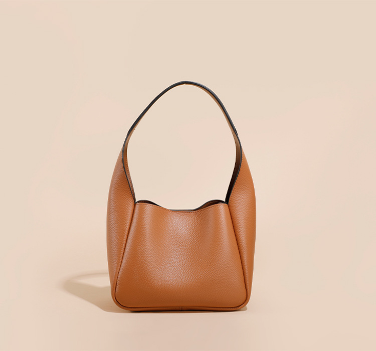 Simple leather contrasting color bucket bag
