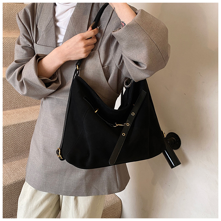 Casual tote bag made of abrasive leather