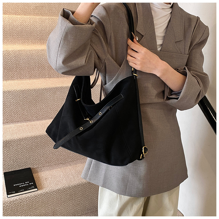Casual tote bag made of abrasive leather