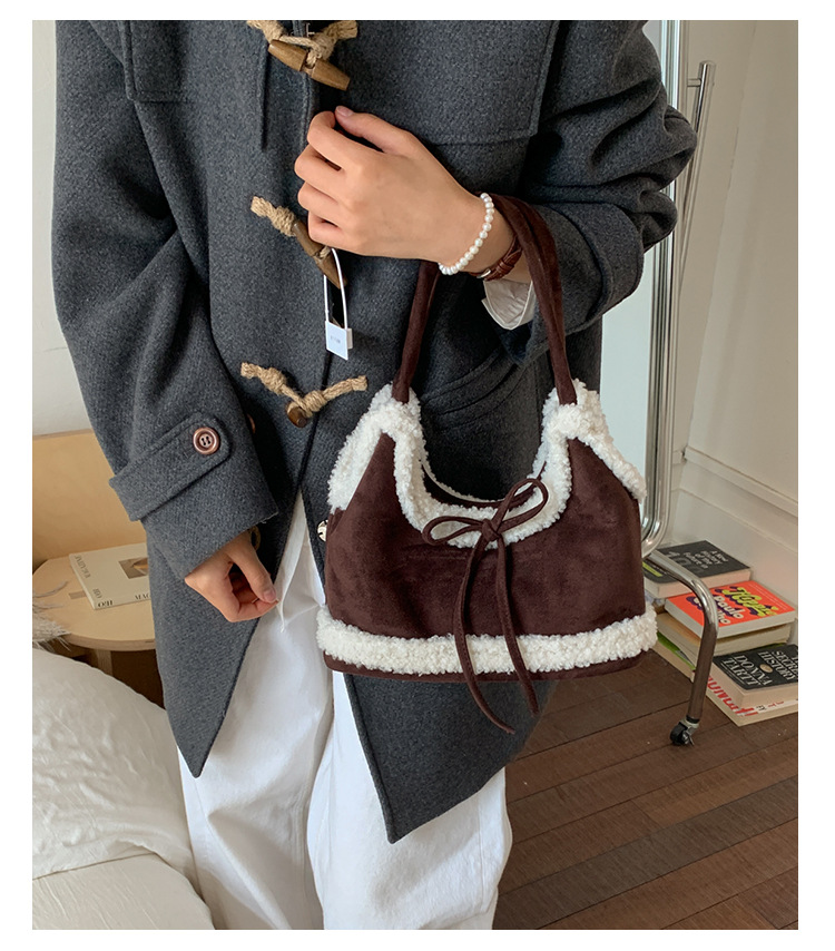 Simple and large-capacity suede single-shoulder bag