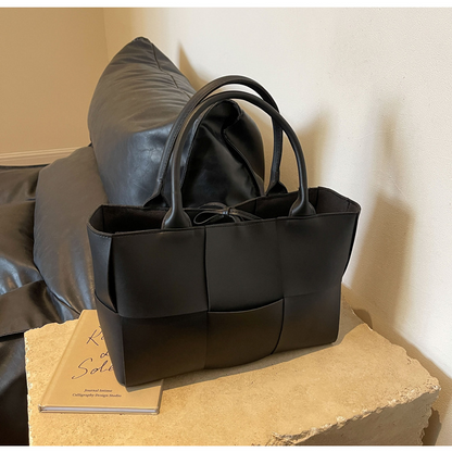 Large-capacity plaid women's handbag