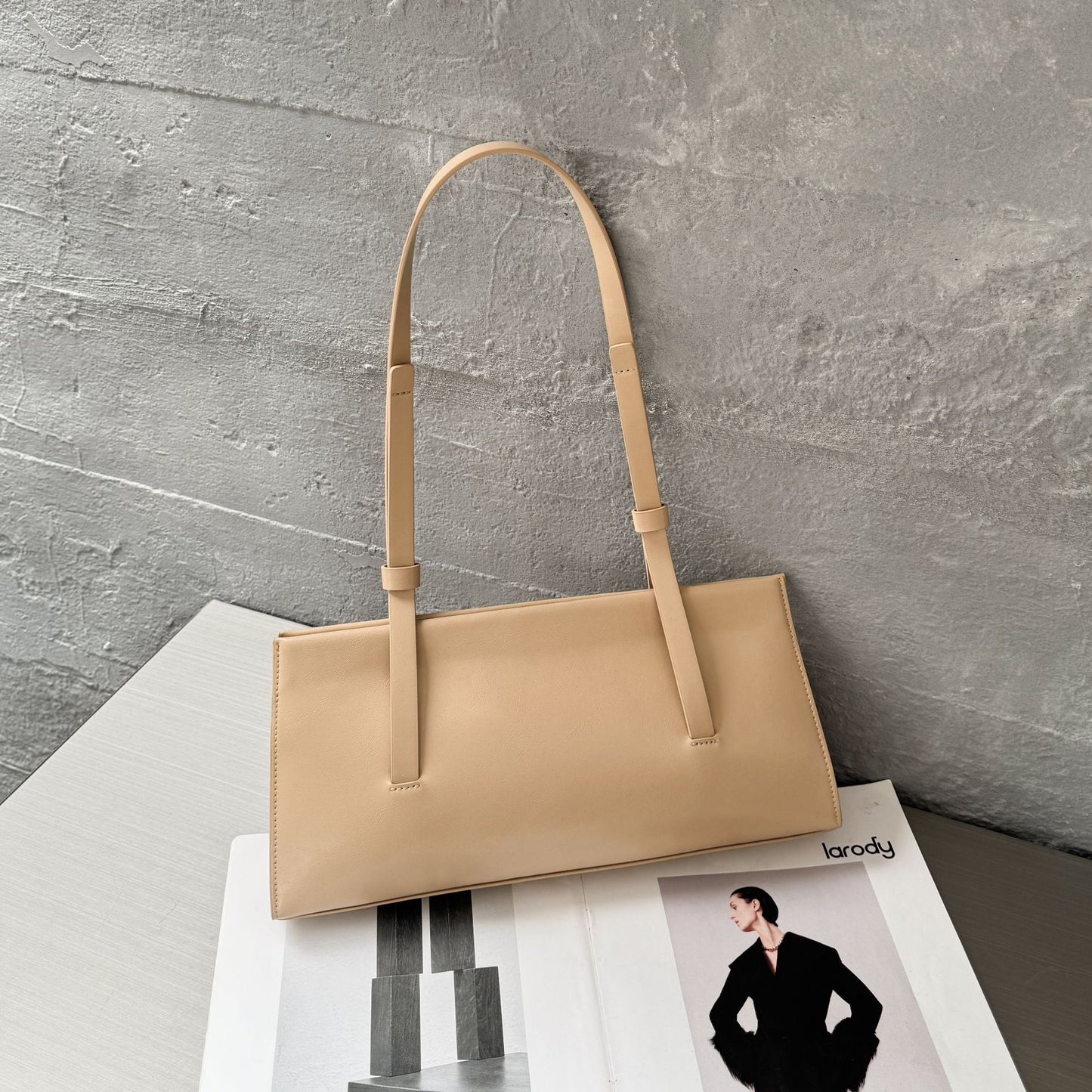 Simple French leather women's shoulder bag