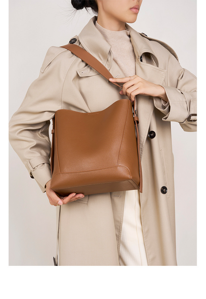 Versatile large capacity women bucket bag