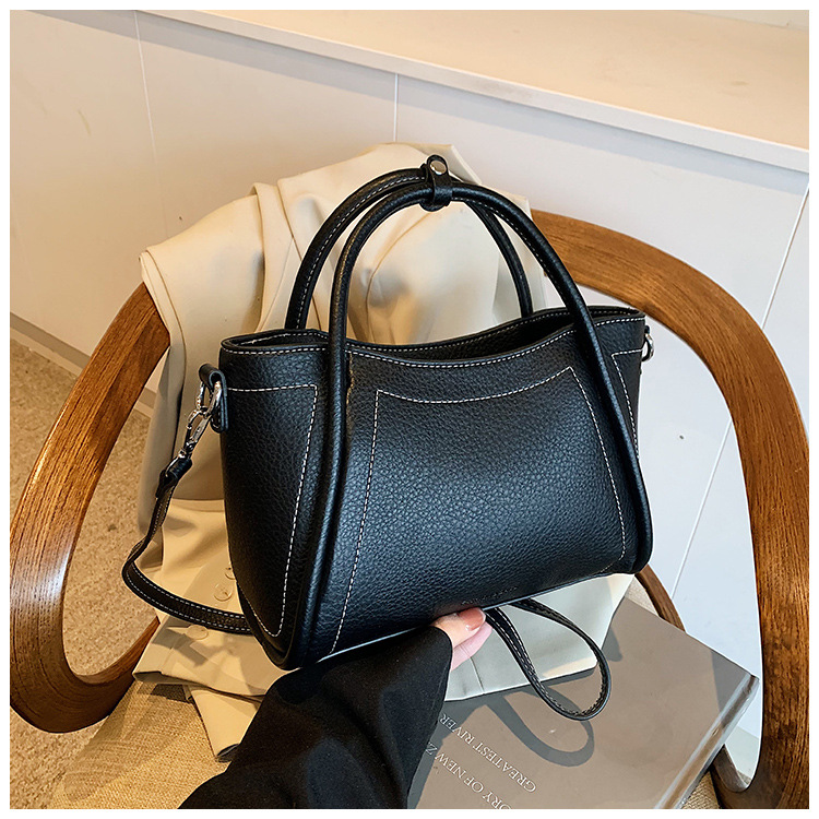 Simple casual versatile shoulder bag