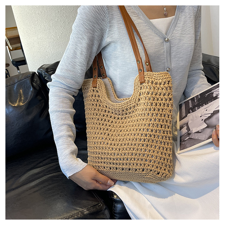 Casual cut-out woven vacation tote bag