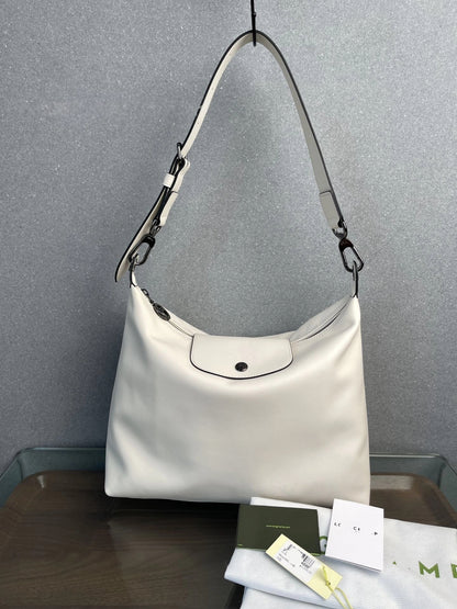 Underarm fashionable and versatile single-shoulder bag