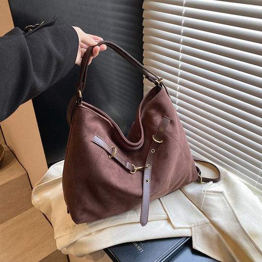 Casual tote bag made of abrasive leather