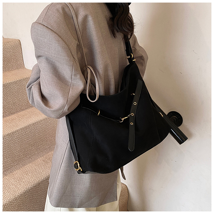 Casual tote bag made of abrasive leather