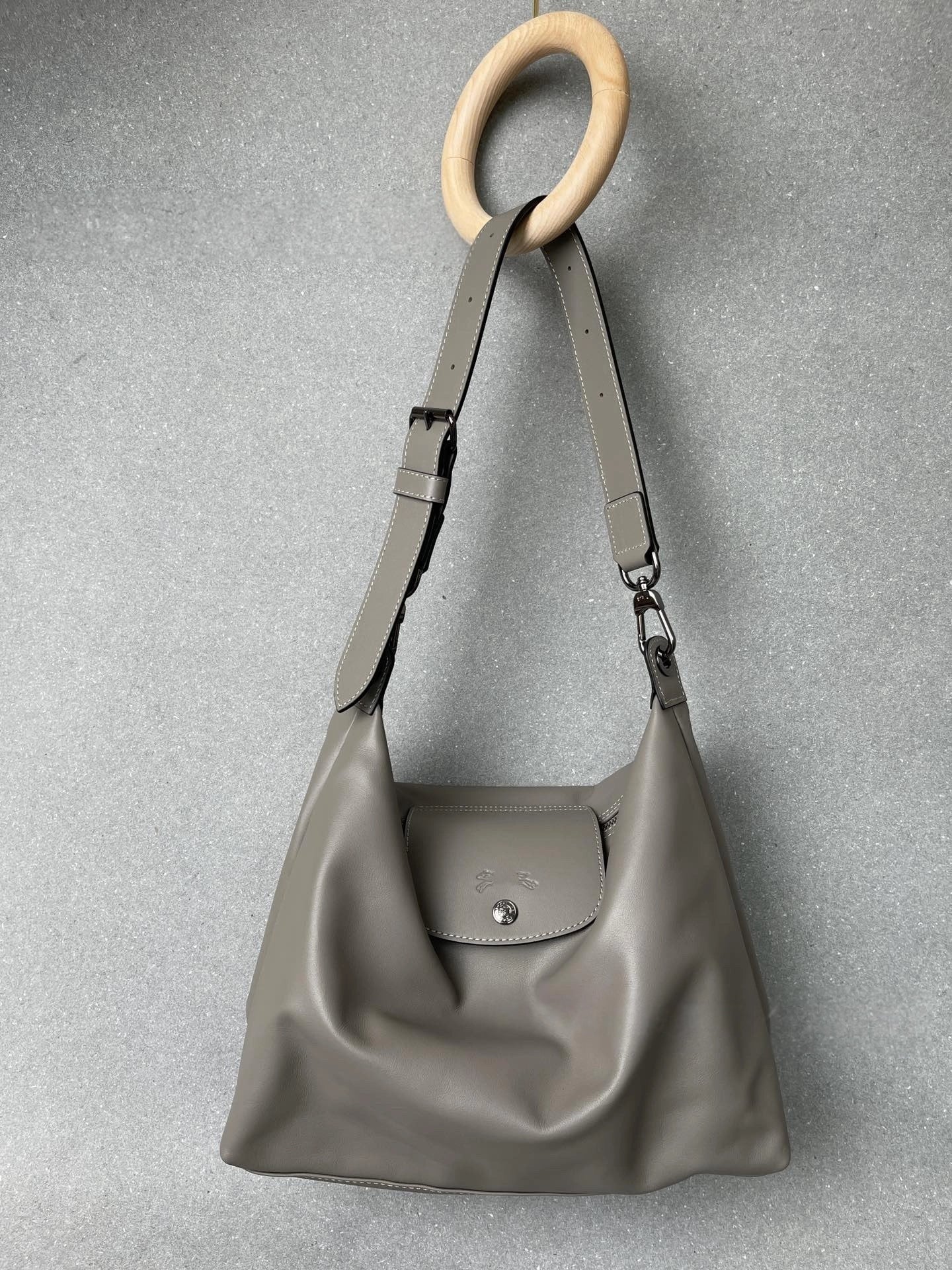 Underarm fashionable and versatile single-shoulder bag