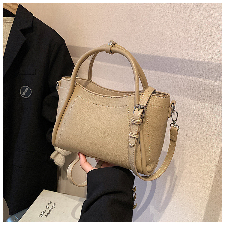 Simple casual versatile shoulder bag