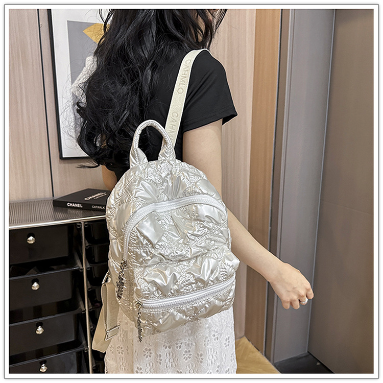 Casual pleated cloud-shaped backpack