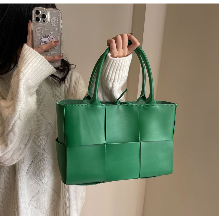 Large-capacity plaid women's handbag