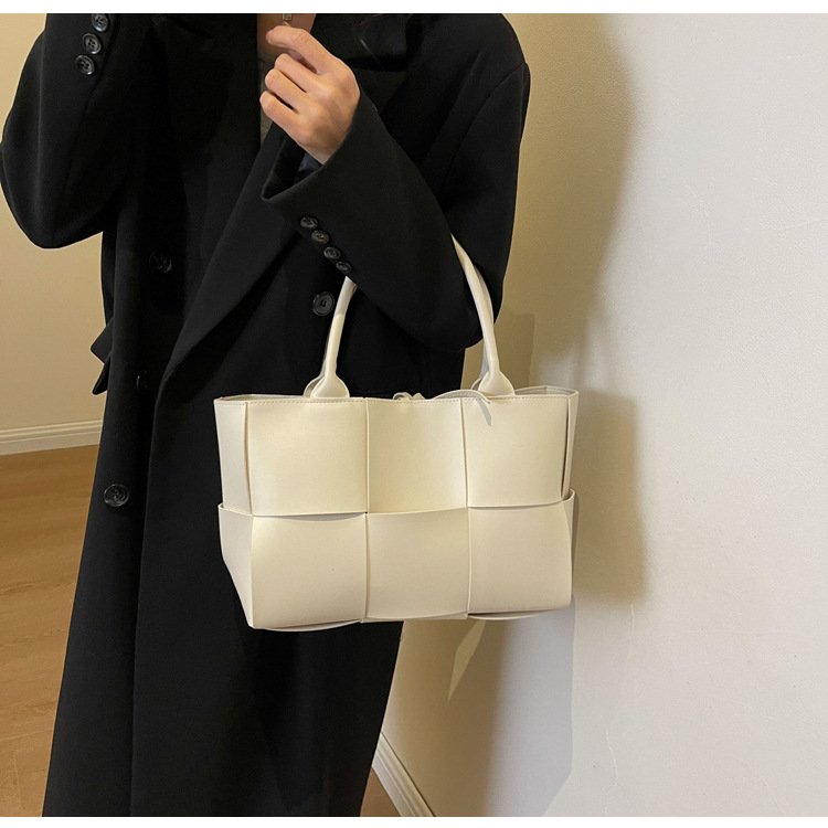 Large-capacity plaid women's handbag