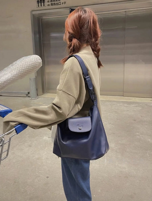 Underarm fashionable and versatile single-shoulder bag
