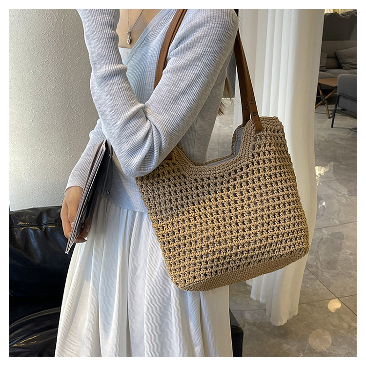 Casual cut-out woven vacation tote bag