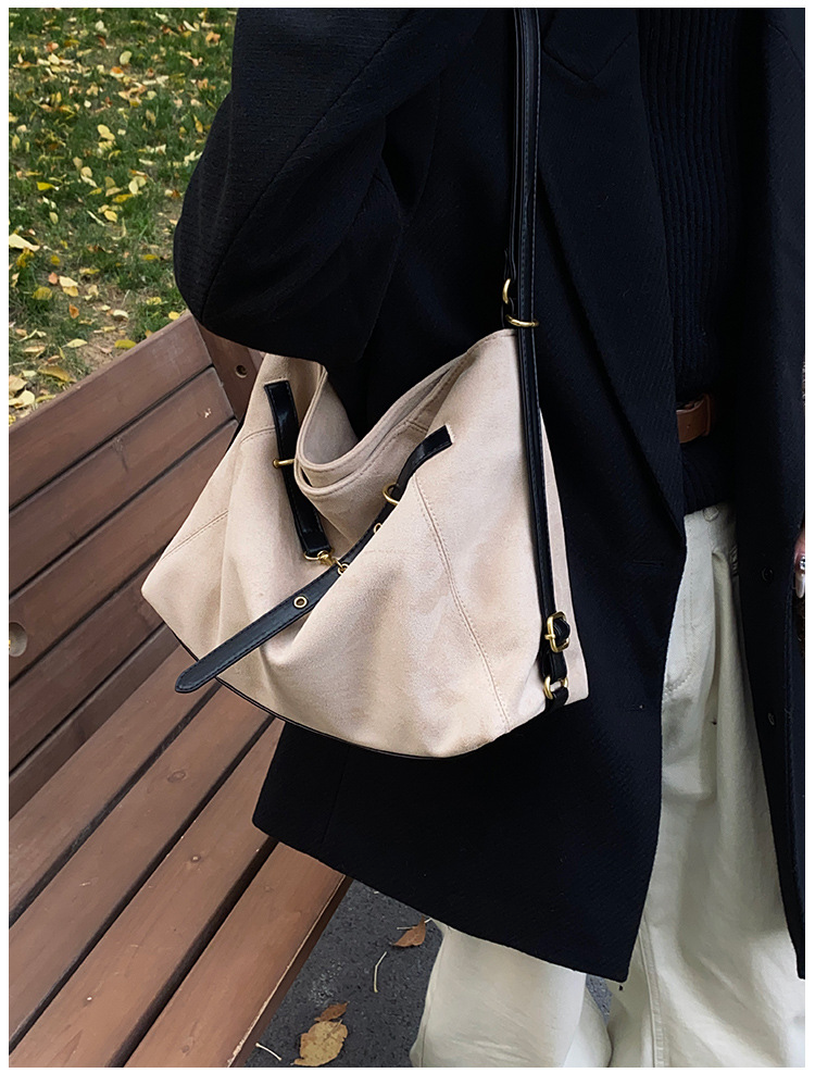Casual tote bag made of abrasive leather