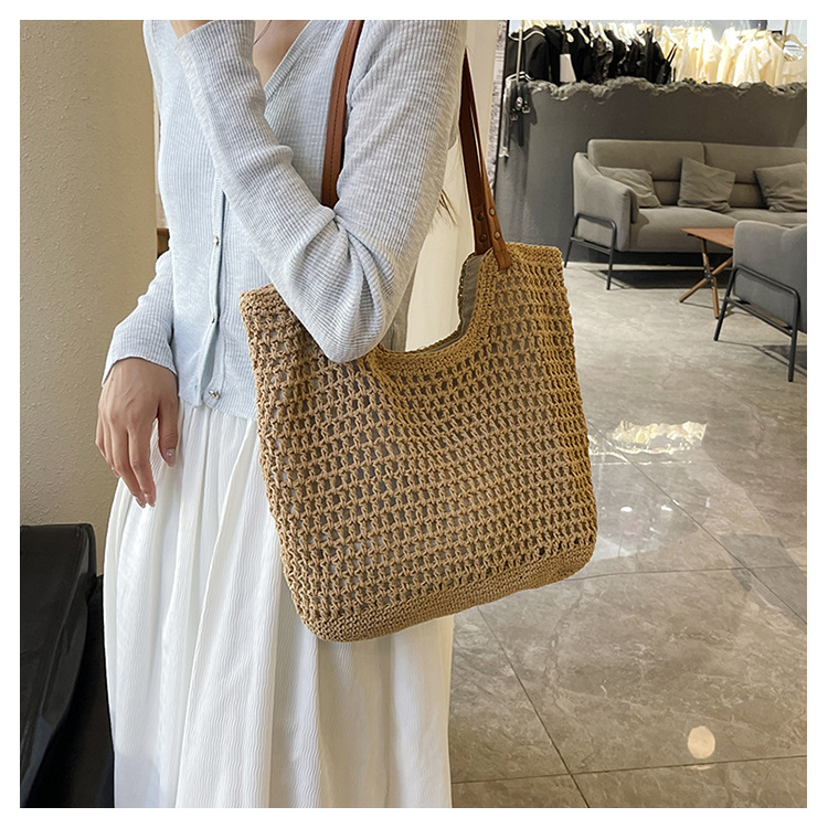 Casual cut-out woven vacation tote bag