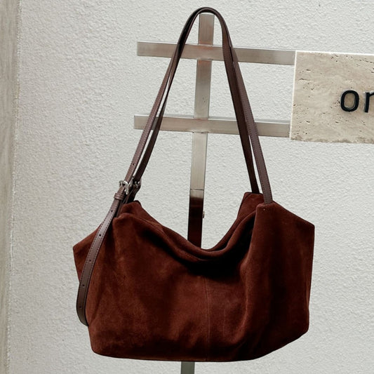 Large shoulder bag for commuting to work