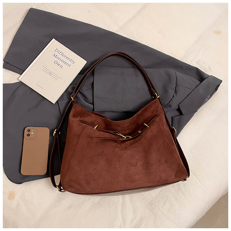 Casual tote bag made of abrasive leather