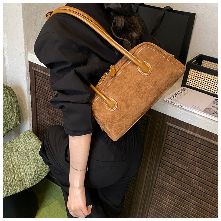 Retro baguette underarm single-shoulder bag
