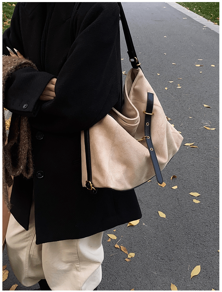 Casual tote bag made of abrasive leather - zoraflux