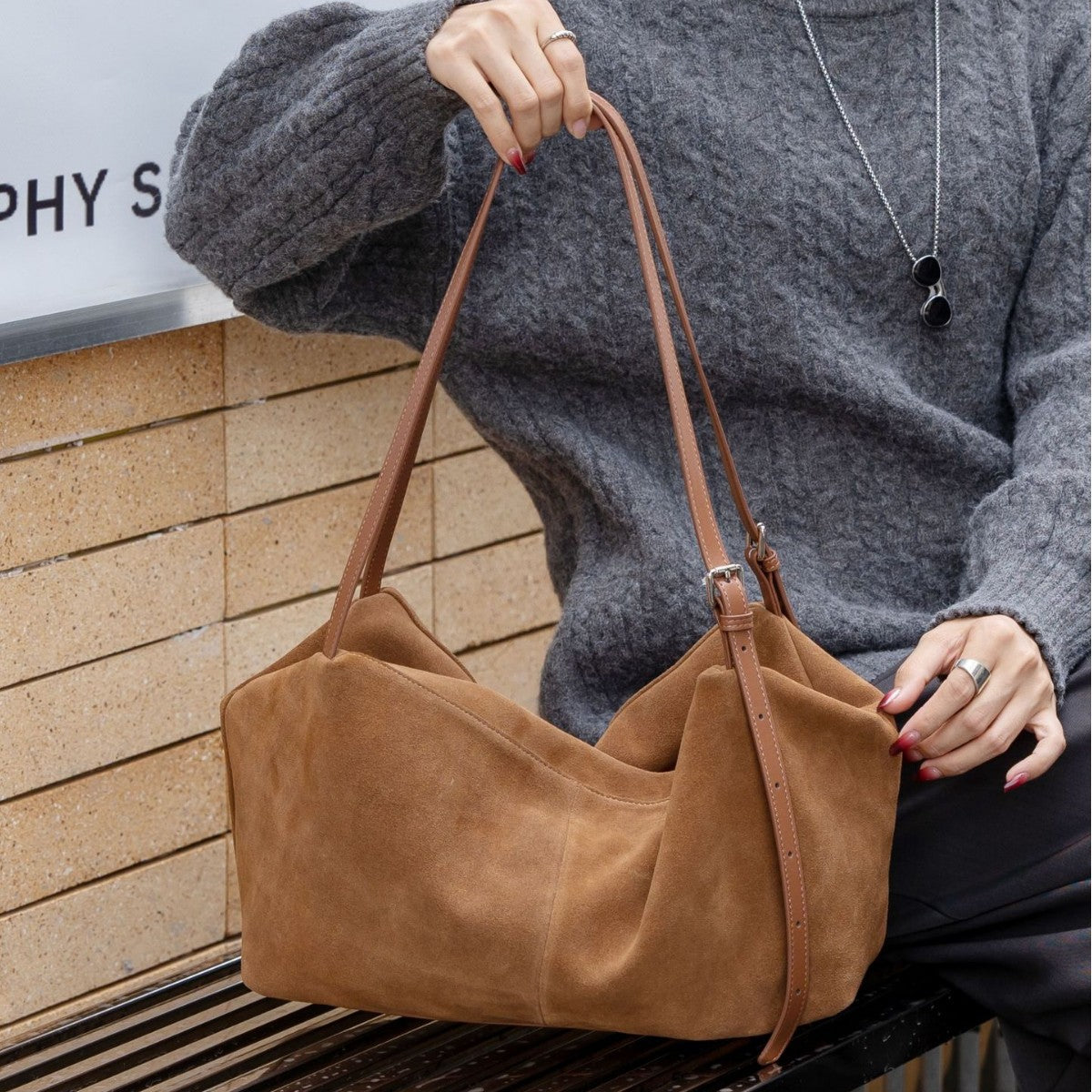 Large shoulder bag for commuting to work