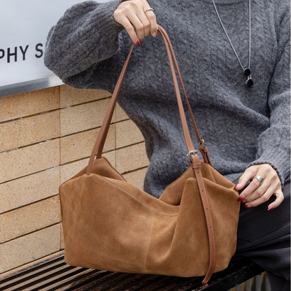 Large shoulder bag for commuting to work