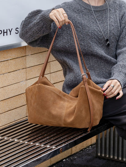 Large shoulder bag for commuting to work