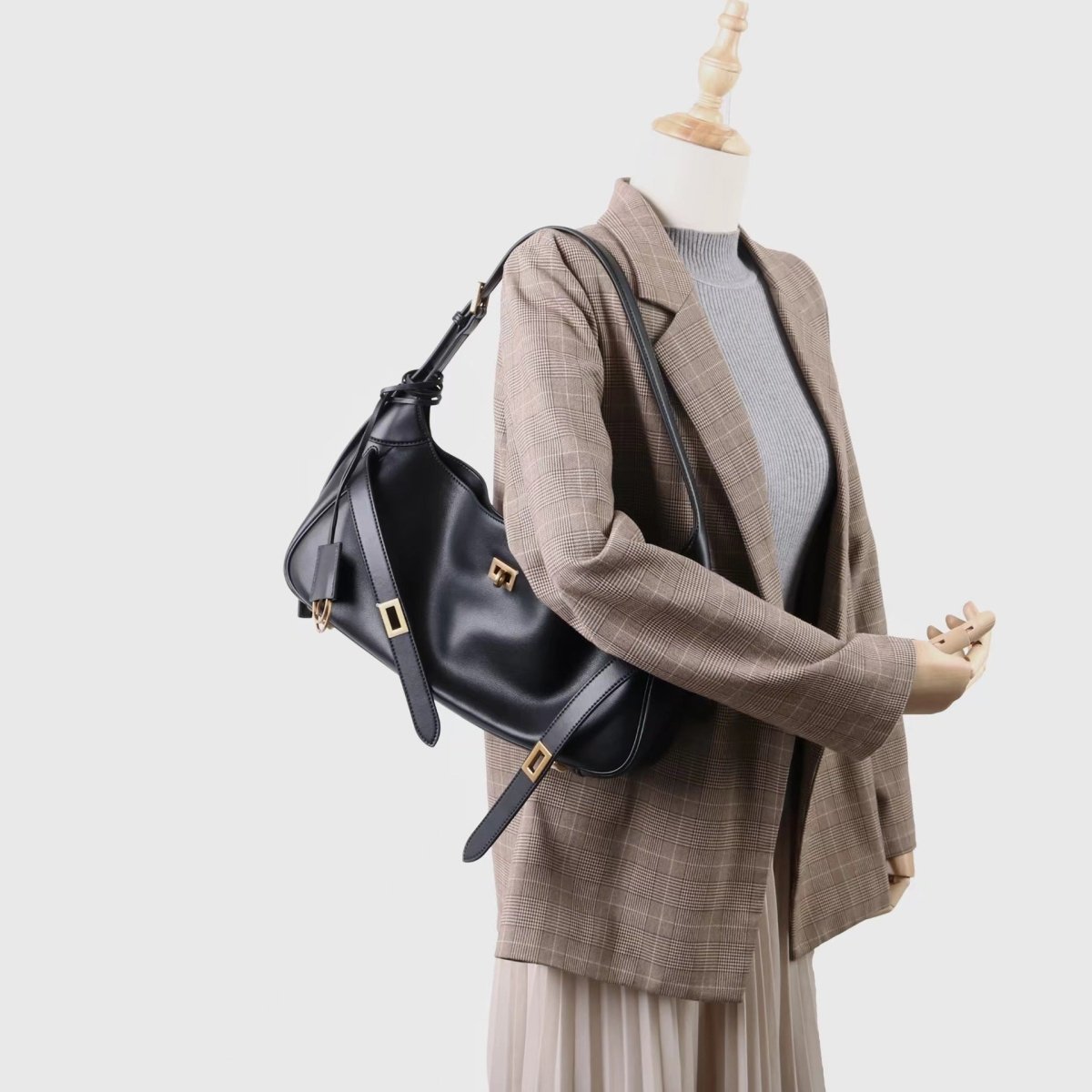 Design - sense lockable underarm bag - zoraflux